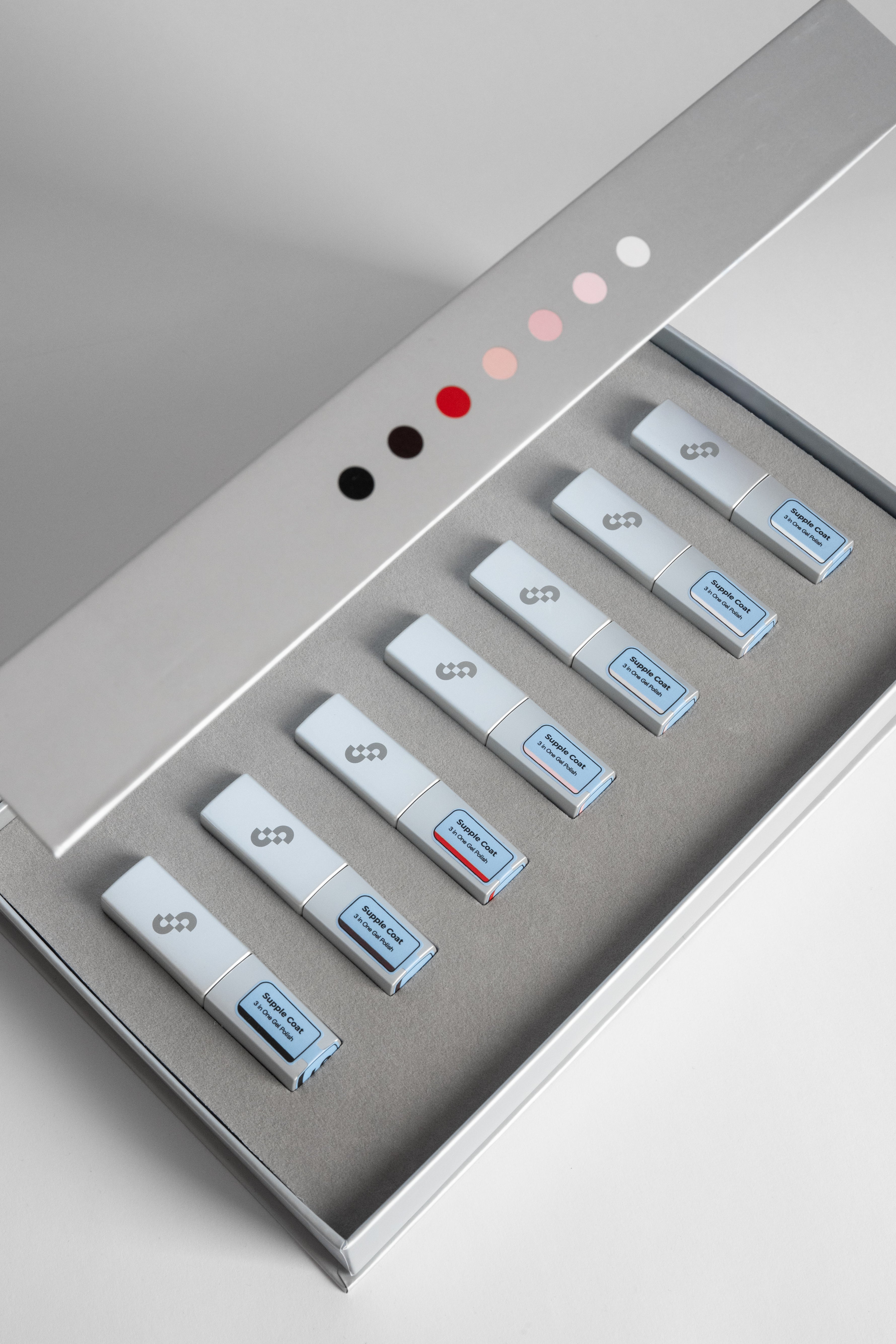 The Supple 7 Box geopend — zeven gellakken voor teennagels van PediPro